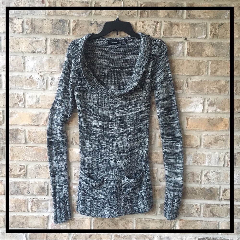 BLACK & WHITE SCOOPNECK SWEATER | FITTED LONG KNIT